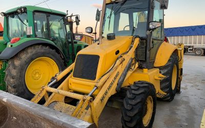 New Holland LB110