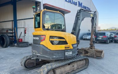 MINI EXCAVADORA VOLVO ECR58